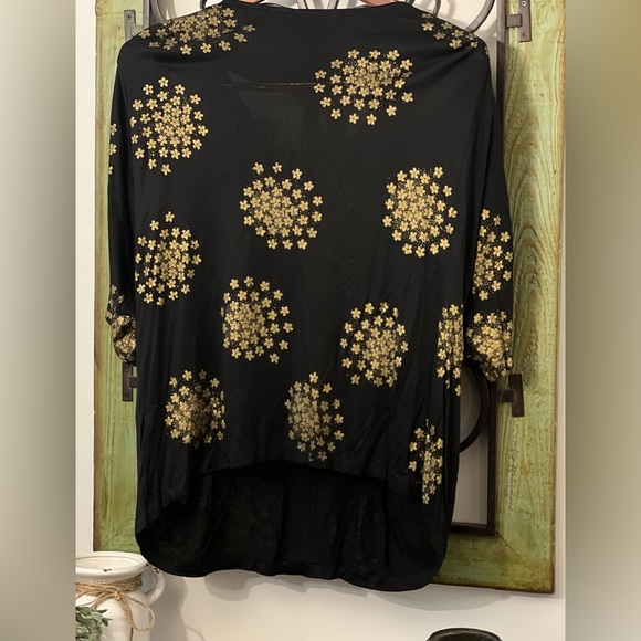 Bali Collection Beaded Sequined
Batwing Short Sleeve Blouse Top - Picture 8 of 9